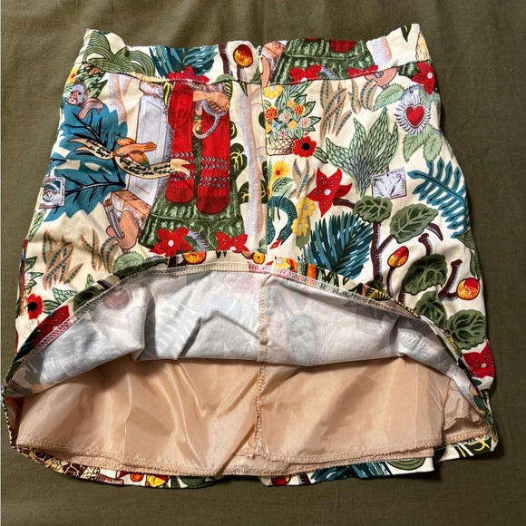 Frida kahlo print skirt ๐๐บ - Picture 3 of 4